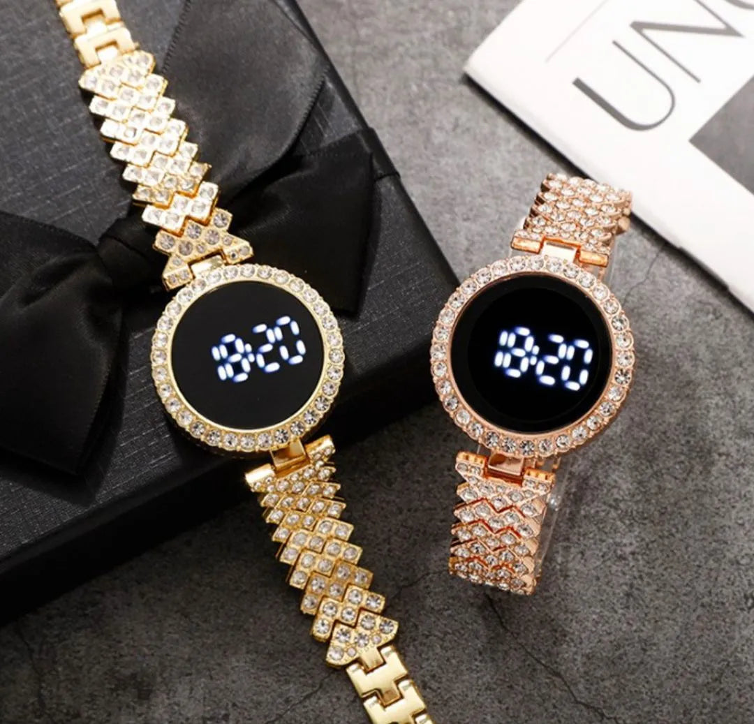 FASHIONABLE  WATCH FOR WOMEN